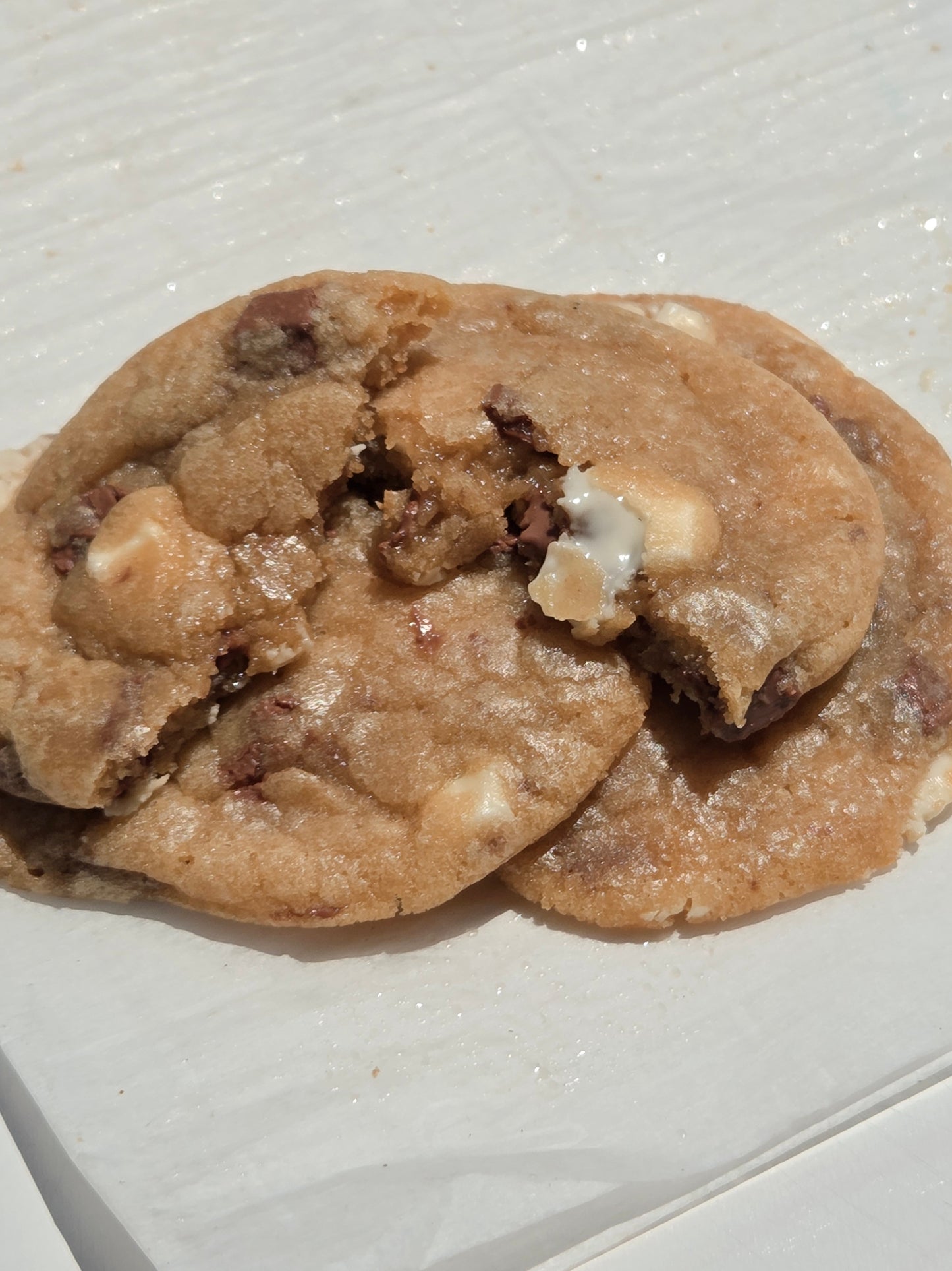 Two Tone Love(Milk & White Choc. Chunk)