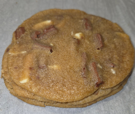 Two Tone Love(Milk & White Choc. Chunk)