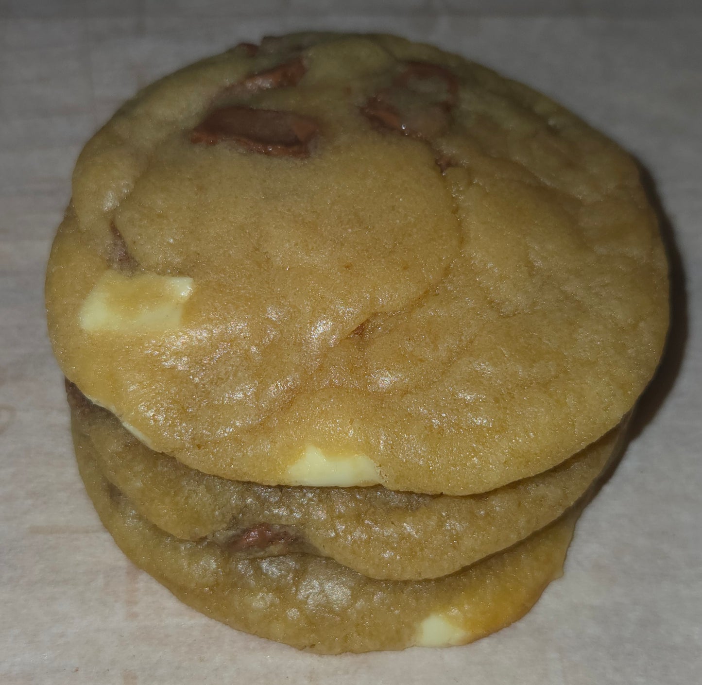 Two Tone Love(Milk & White Choc. Chunk)